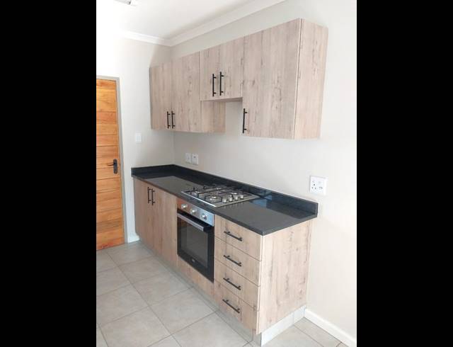 2 BEDROOM TOWNHOUSE FOR SALE IN BISHOPSTOWE